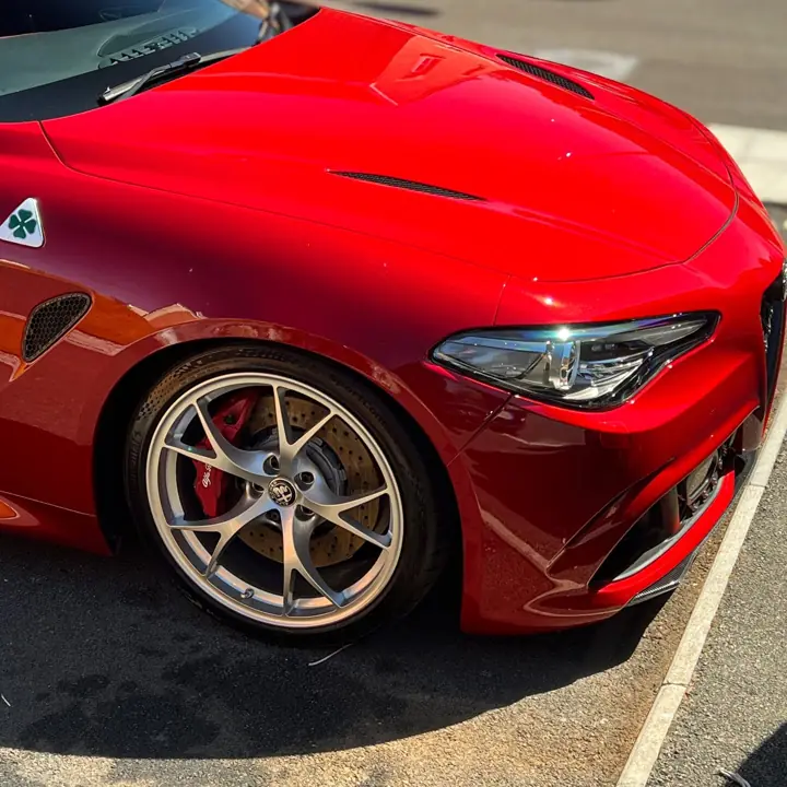 Alfa Romeo Giulia Quadrifoglio bonnet after detailing